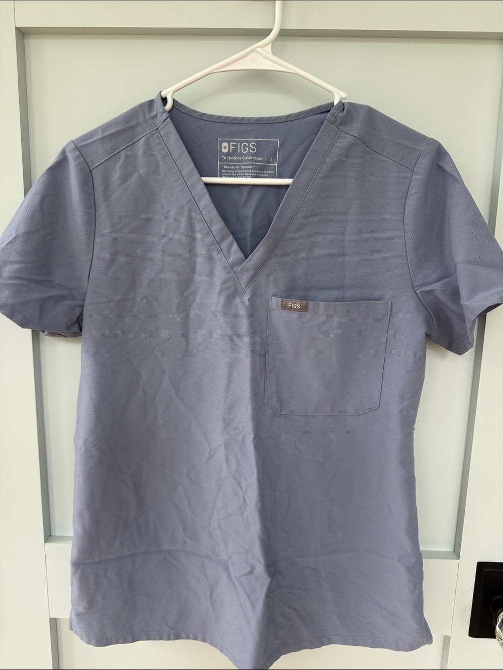 Figs Technical Collection Catarina One Pocket Scrub Top size Small Slate Blue